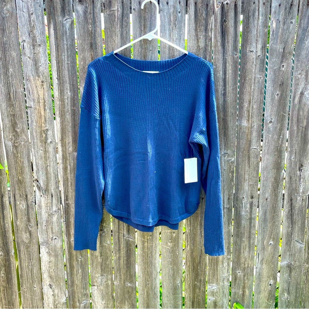 NWT Ribbed Crewneck Blue Sweater